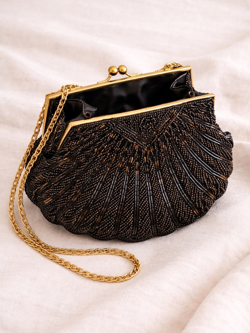 La Regale LTD Vintage Black Beaded Evening Bag Clutch Gold Chain Art Deco - Picture 2 of 11